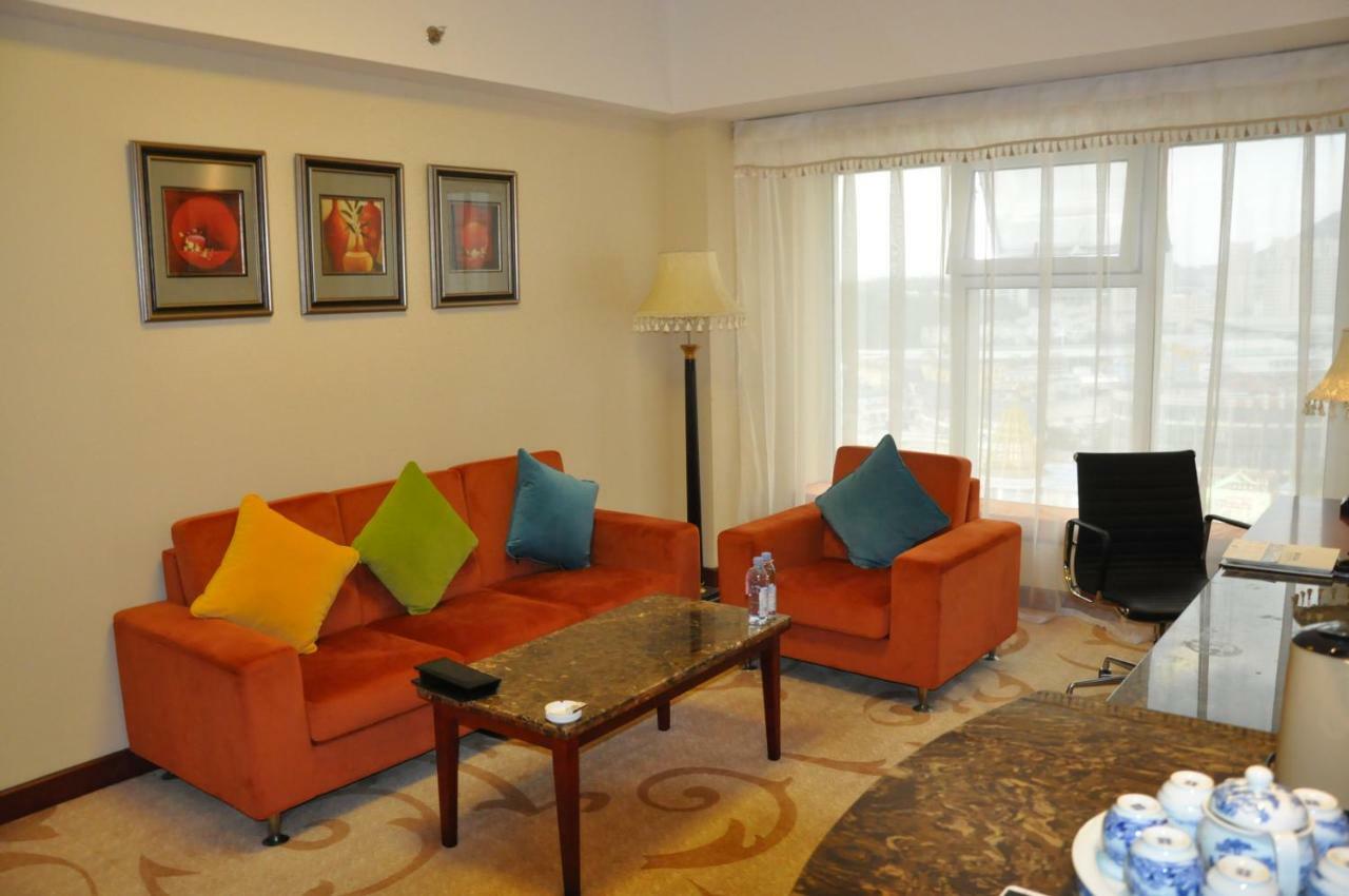 Kerren Hotel Dalian Exterior foto