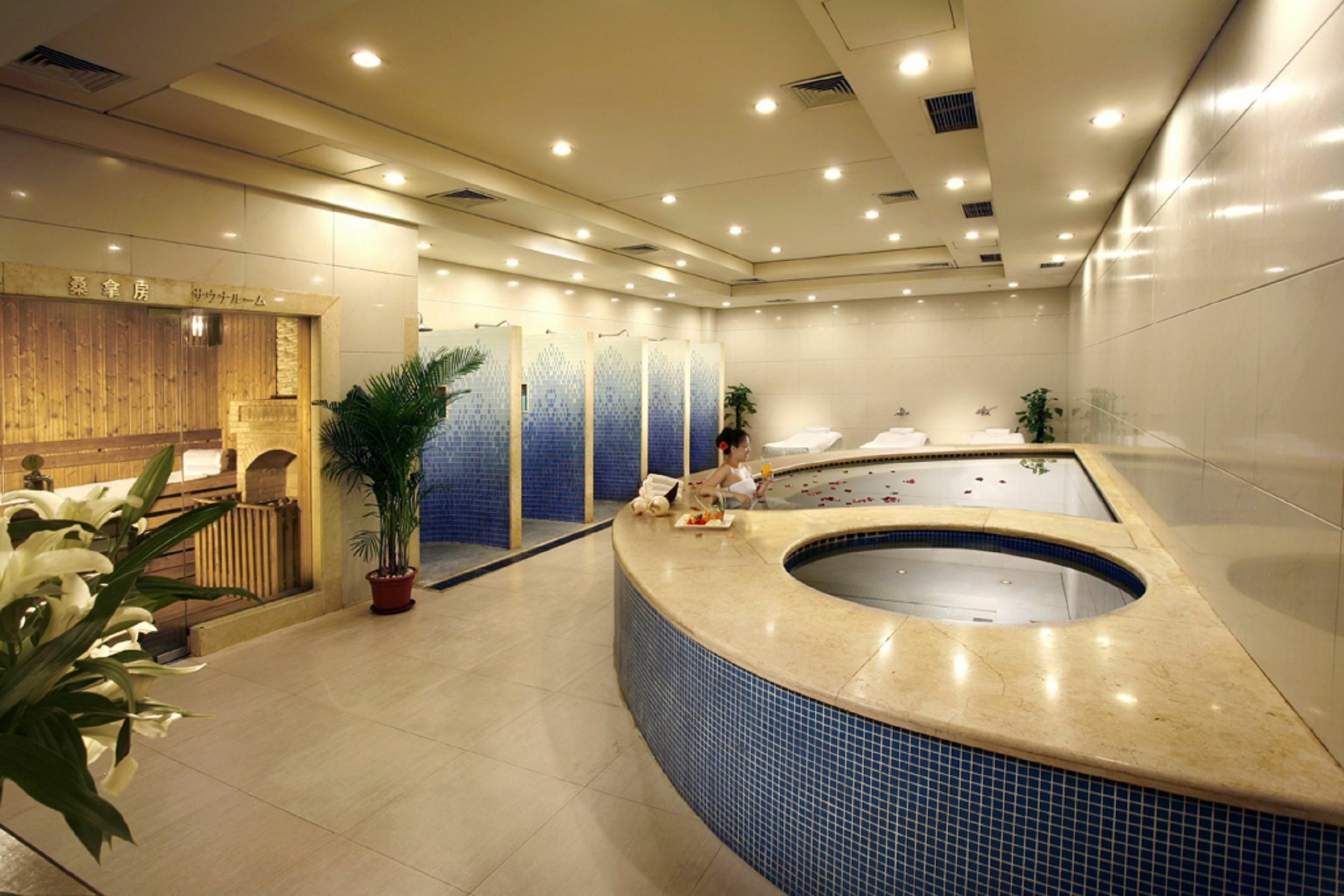 Kerren Hotel Dalian Exterior foto