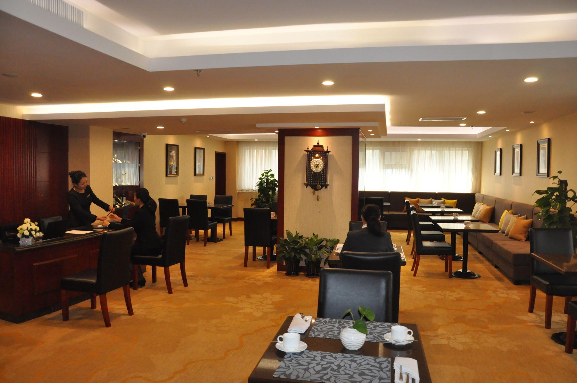 Kerren Hotel Dalian Exterior foto